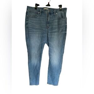 MADEWELL 10" High-Rise Skinny Crop Jeans in Horne Wash 33